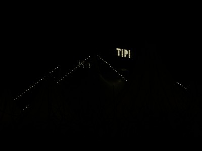 eingedunkeltes Tipi